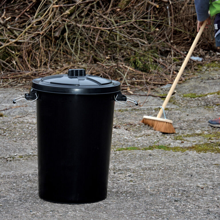 90 Litre Black Plastic Rubbish Bin Top Cleaning Supplies